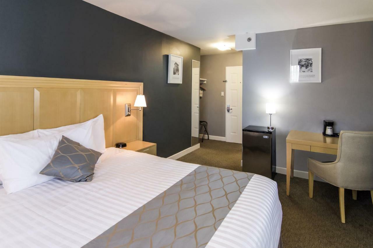 Red Lion Inn & Suites アボッツフォード エクステリア 写真