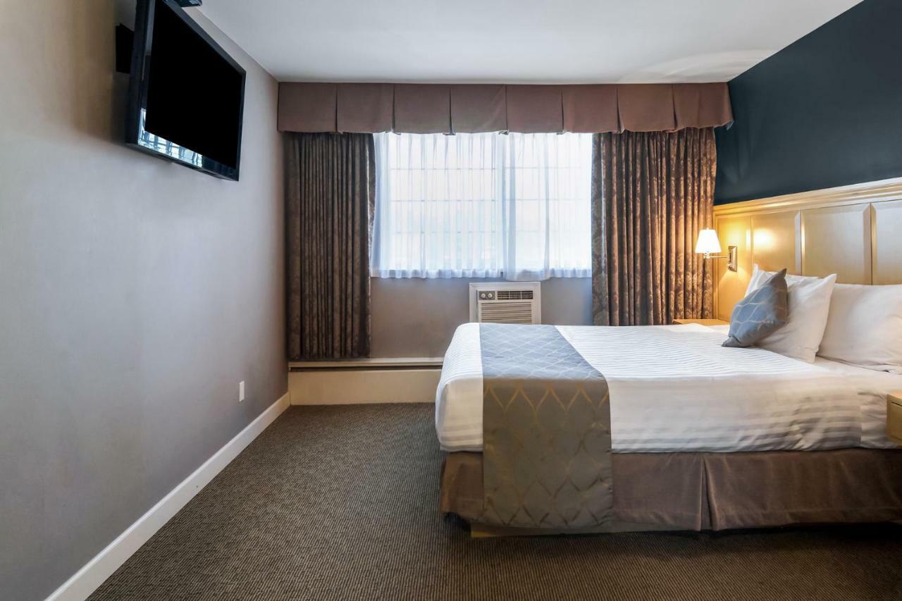 Red Lion Inn & Suites アボッツフォード エクステリア 写真