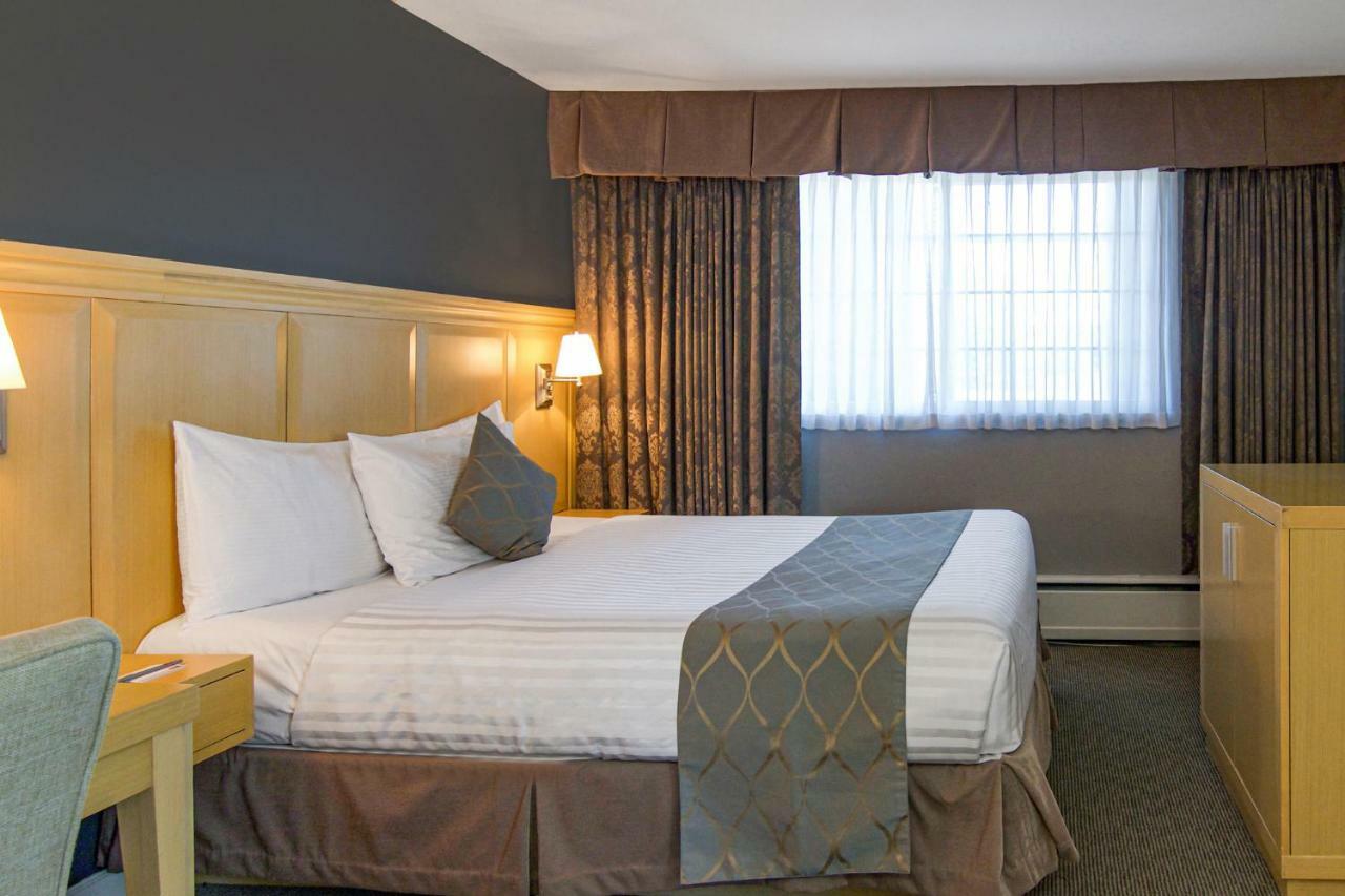 Red Lion Inn & Suites アボッツフォード エクステリア 写真
